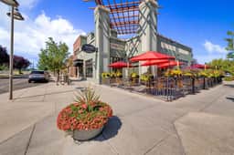 Boise Avenue Getaway, Parking for 2, yard, 3BD/3B!