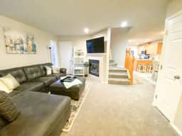 Boise Avenue Getaway, Parking for 2, yard, 3BD/3B! - Image 2