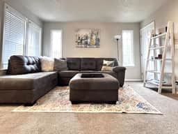 Boise Avenue Getaway, Parking for 2, yard, 3BD/3B! - Image 3