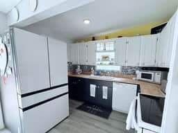 Captain's Cove with pool in Sunny Largo, FL - Image 2