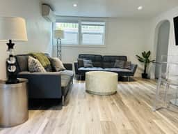Modern North End Bungalow Downstairs w/Parking! - Image 2
