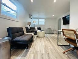 Modern North End Bungalow Downstairs w/Parking! - Image 4