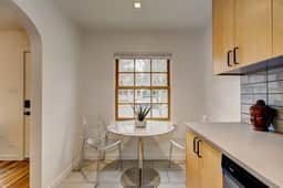Newly Renovated in Hyde Park 21Parking +Laundry - Image 3