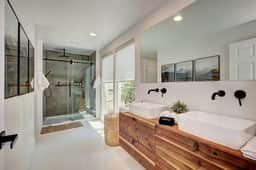 Off-Broadway - Modern w/outdoor haven - Image 4