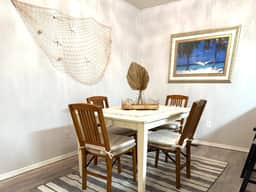 Seaside Escape downtown Meridian - Image 5