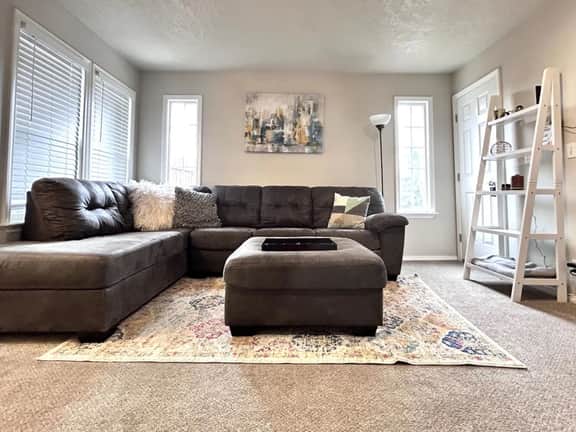 Boise Avenue Getaway, Parking for 2, yard, 3BD/3B! - Image 3