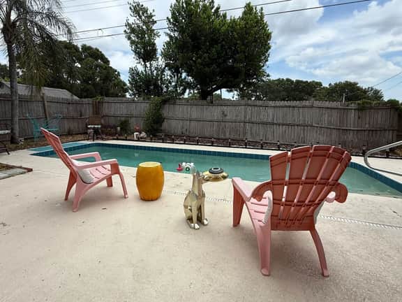 Captain's Cove with pool in Sunny Largo, FL - Image 5