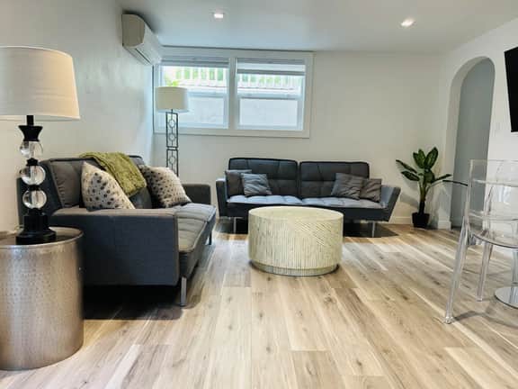 Modern North End Bungalow Downstairs w/Parking! - Image 2