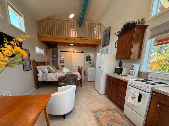 BoiseBnB Bird House - Image 1