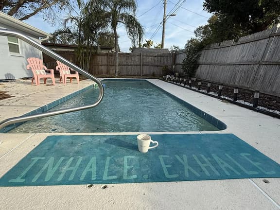 Captain's Cove with pool in Sunny Largo, FL - Image 1